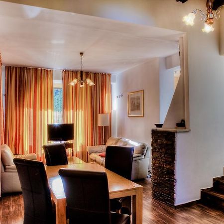 Vila Pinul Si Mesteacanul Hotell Poiana Brasov Exteriör bild