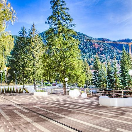 Vila Pinul Si Mesteacanul Hotell Poiana Brasov Exteriör bild