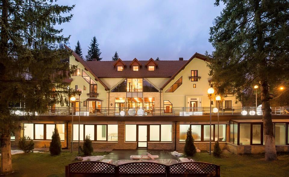 Vila Pinul Si Mesteacanul Hotell Poiana Brasov Exteriör bild