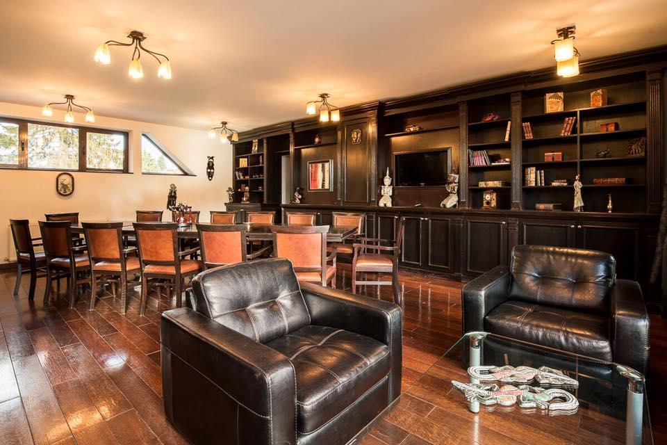 Vila Pinul Si Mesteacanul Hotell Poiana Brasov Exteriör bild